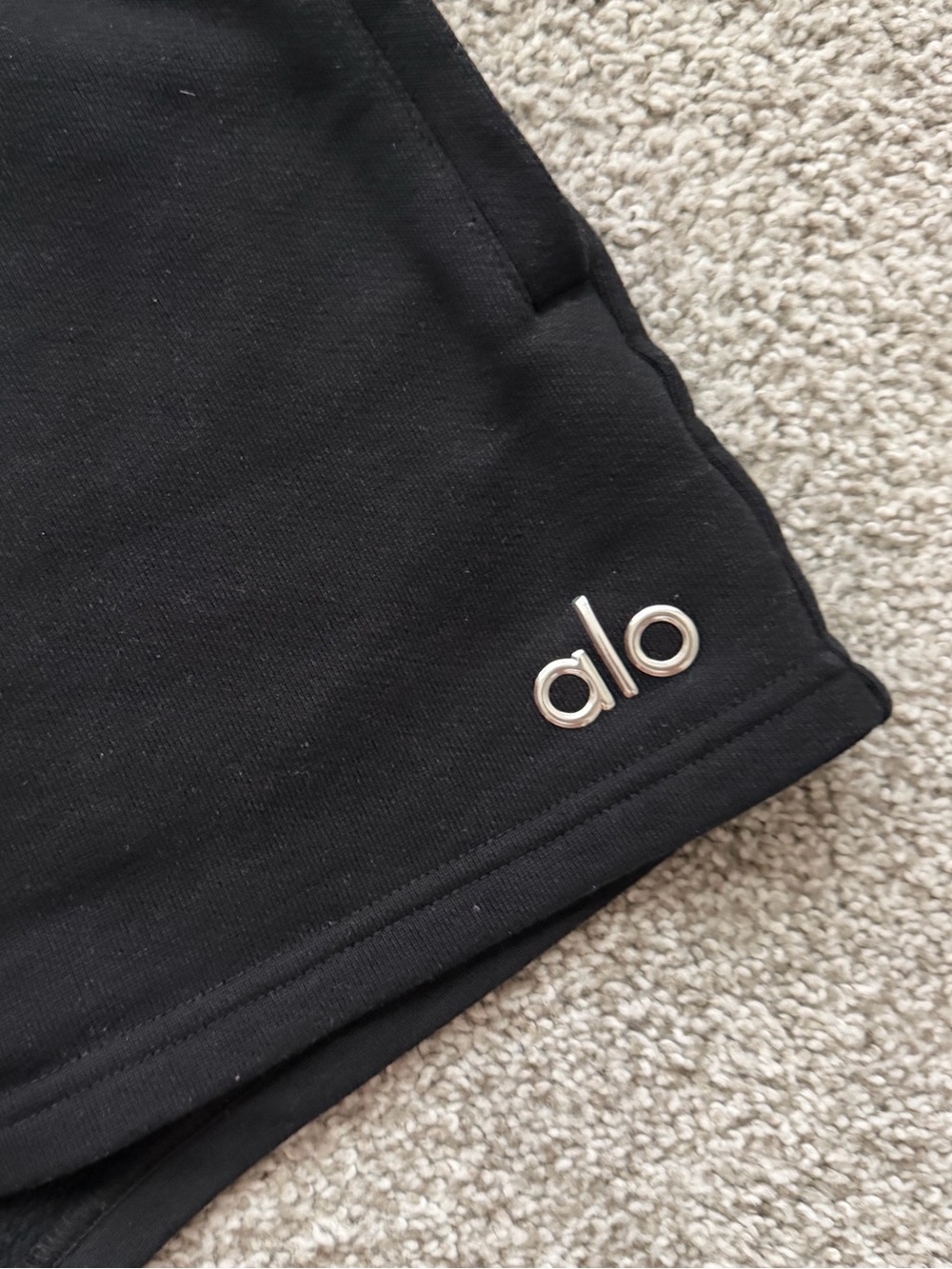 Alo Accolade Short in Black - Picture 2 of 7